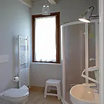 לינה וארוחת בוקר Maddalena 4*