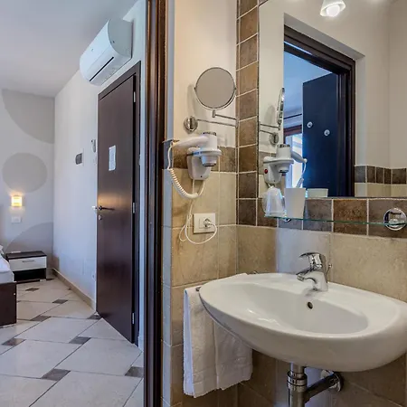 Maddalena 4*