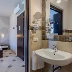 Maddalena 4*